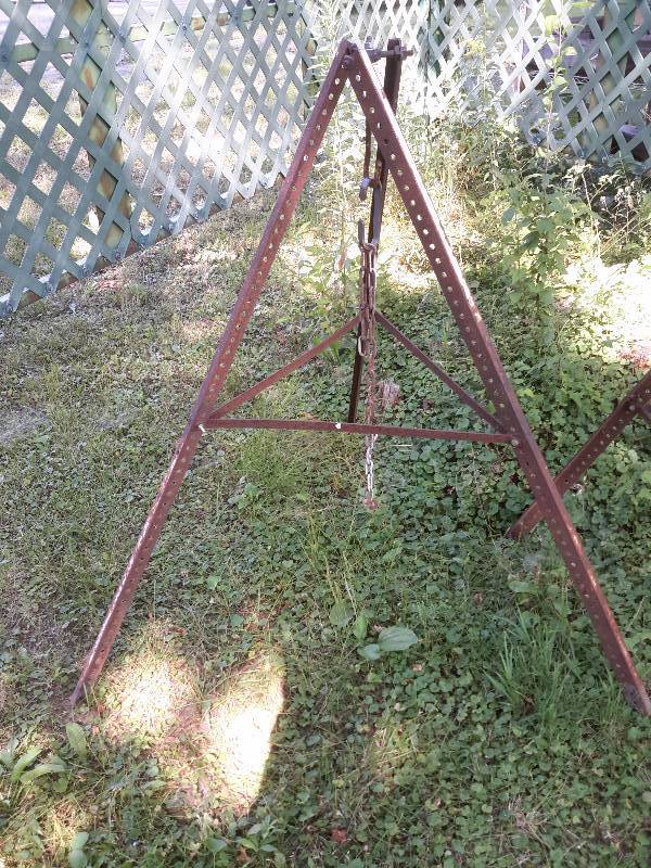 lot 323 image: 3, Tripod hanging pot stands for over campfire