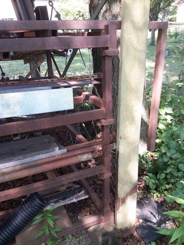 lot 326 image: 3 Part Stackable Rack, plus 9 ft piece of L Shaped angle iron