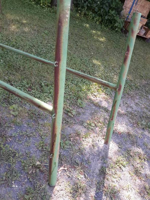 lot 334 image: 2, 8ft clothes line poles