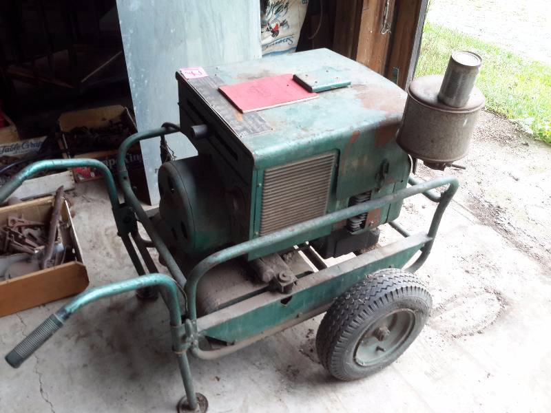 lot 117 image: ONAN, PORTA WELD GeneratorWelder