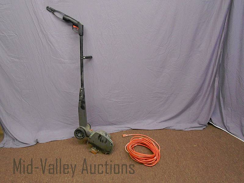 Electric lawn edger