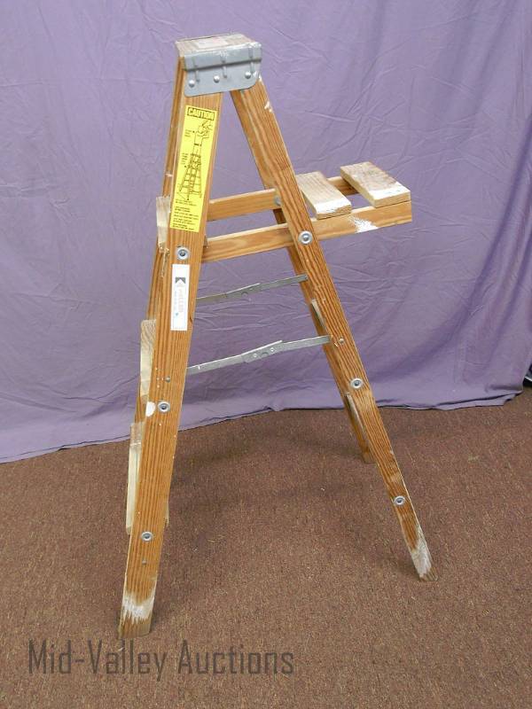 4 wood step ladder