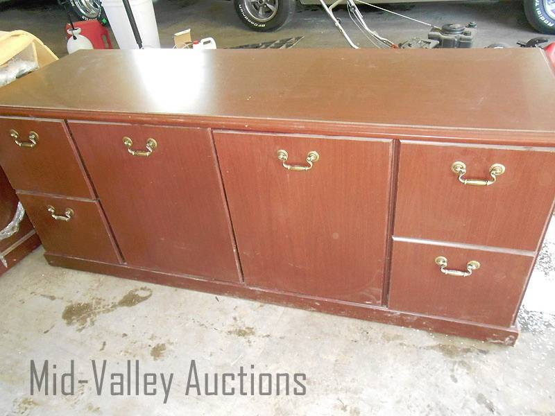 Wall base cabinet