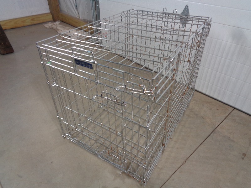 lot 108 image: Folding Wire Pet Kennel