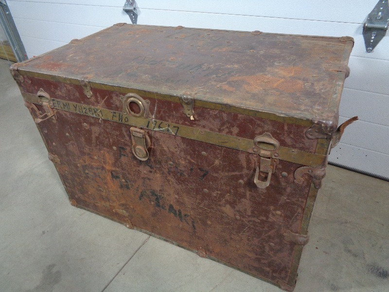 lot 119 image: Very Old Large Trunk