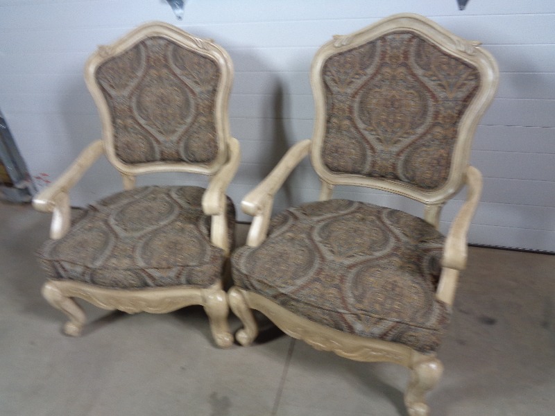 lot 122 image: 2 Detailed Arm Chairs