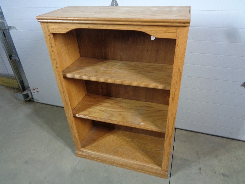 lot 124 image: Wood Bookcase
