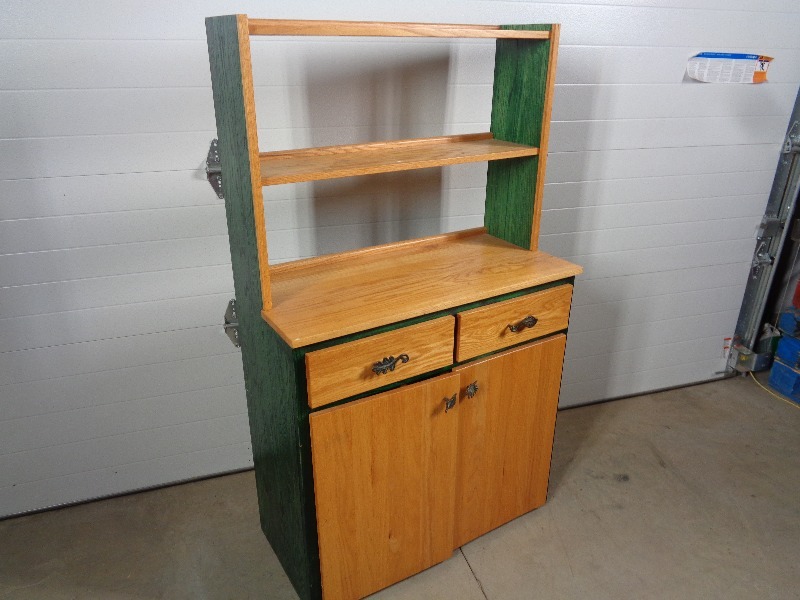 lot 129 image: Storage Hutch