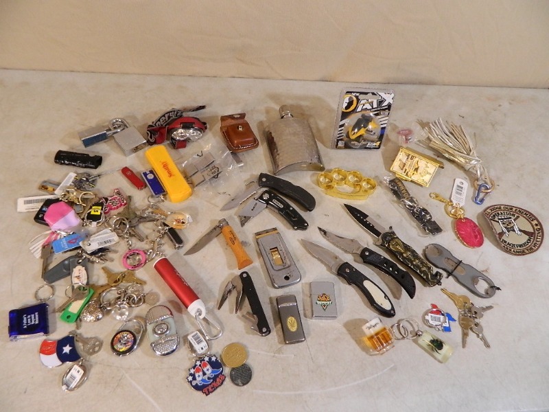 lot 26 image: New Head Blade, Knives, Keys, and More