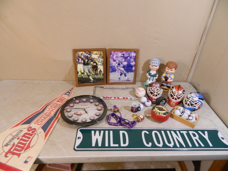 lot 30 image: Sports Items