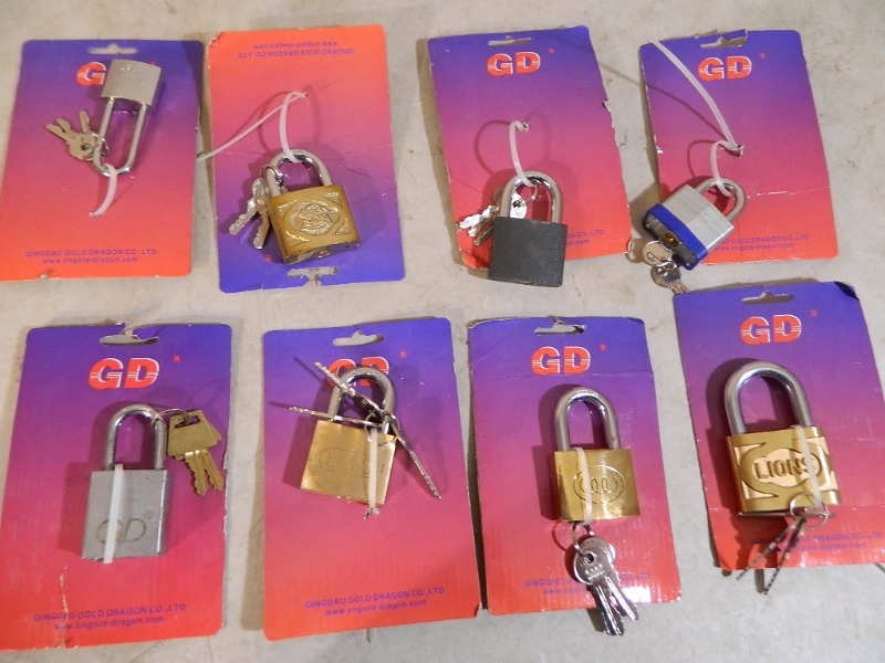 lot 39 image: 8 New Padlocks with Keys