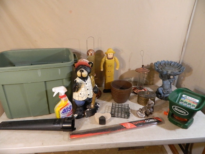 lot 50 image: Yard Decor and More