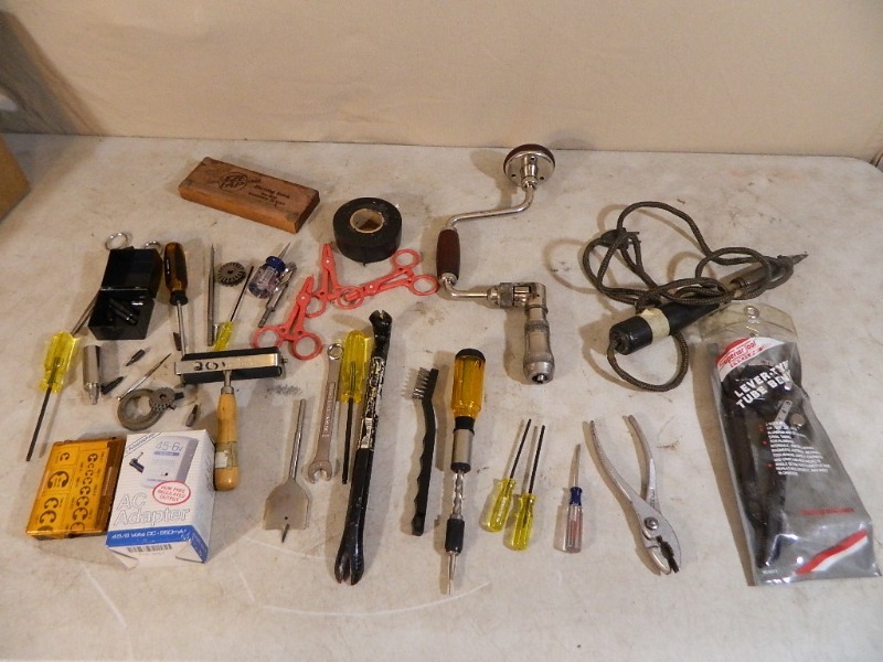 lot 59 image: Specialty Tools, Hardware, and More