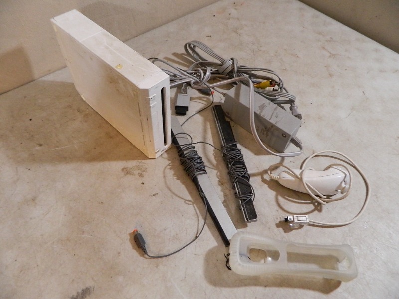 lot 88 image: Nintendo Wii System