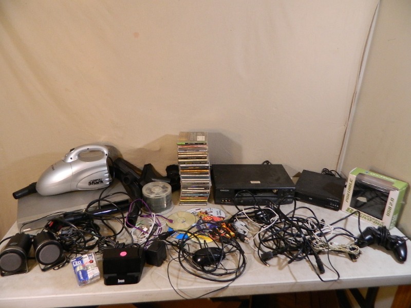 lot 91 image: Assorted Electronics