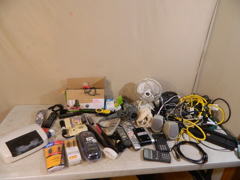 lot 92 image: Assorted Electronics