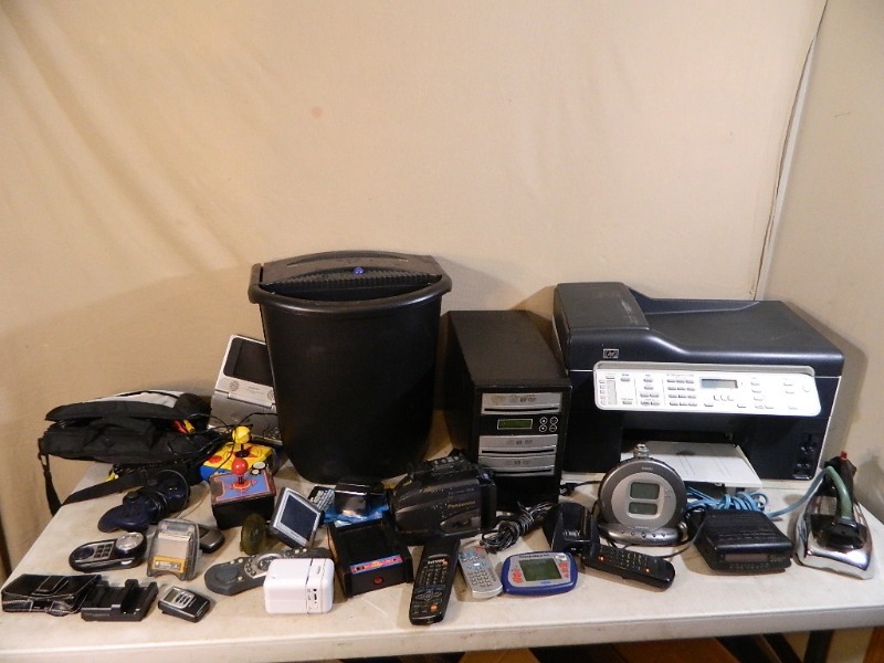 lot 94 image: Assorted Electronics