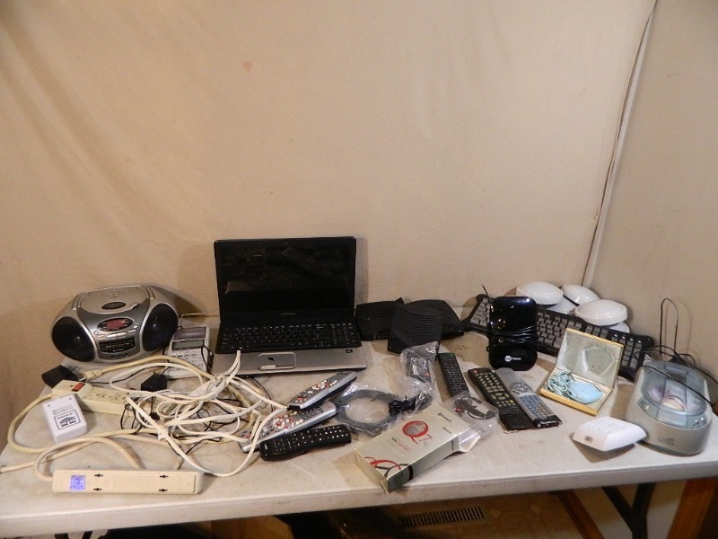lot 95 image: Assorted Electronics