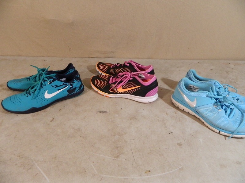 lot 97 image: 3 Pairs of Nike Shoes