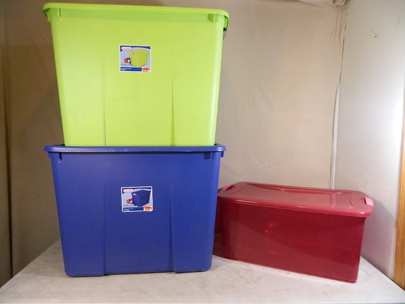lot 153 image: 3 Totes with Lids