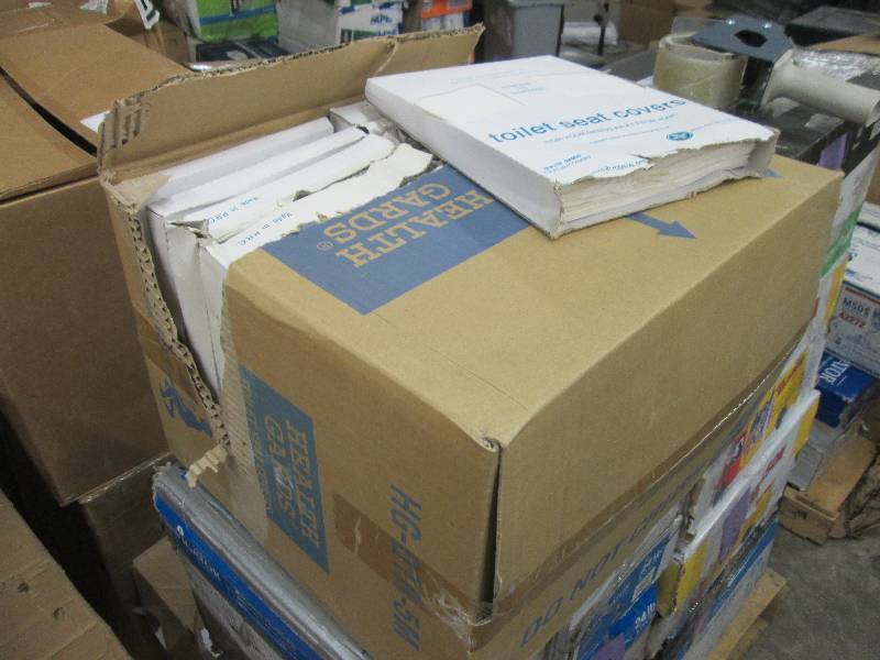 lot 52 image: Case of Toilet Seat Covers...