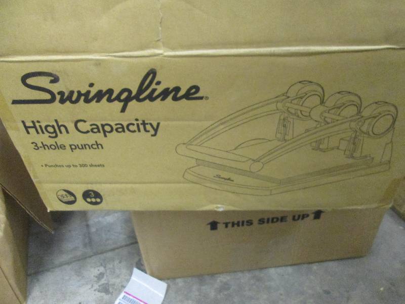 lot 140 image: Swingline 300 Sheet Extra High Capa...
