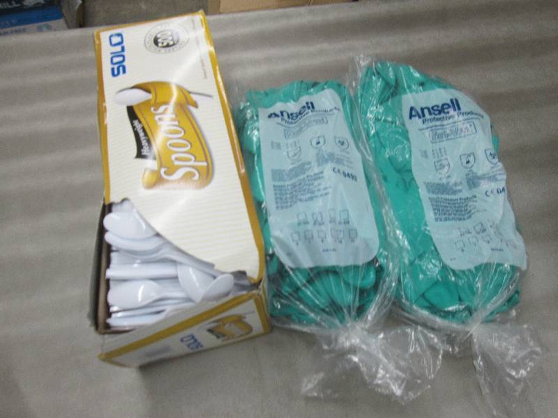 lot 194 image: Solo Heavy Weight Spoons, 2 Package...