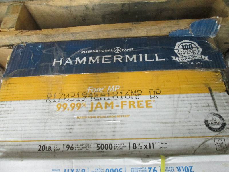 lot 204 image: Case of Hammermill 8.5x11 inch 20 l...