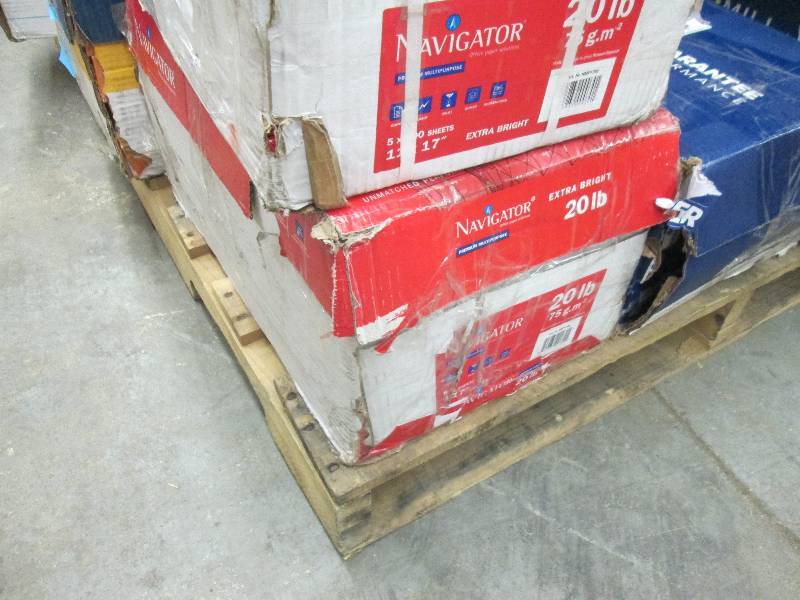 lot 213 image: Case of Navigator 8.5x11 inch 20 lb...