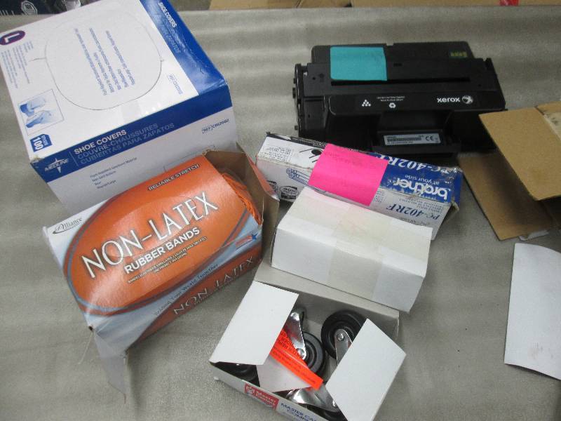 lot 216 image: Box of 100 Large Shoe Covers, Rubbe...