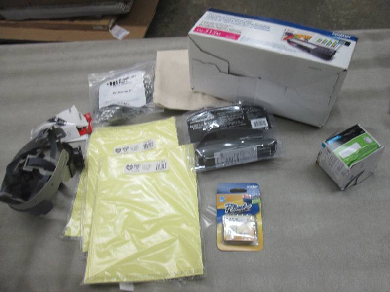 lot 251 image: Swingline Breeze Automatic Stapler ...