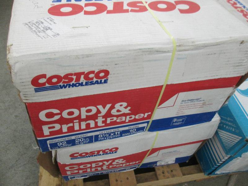lot 260 image: Case of Costco 8.5x11 inch 20 lb Br...