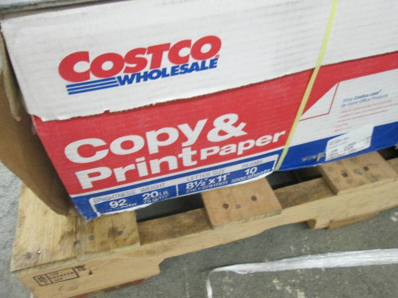 lot 261 image: Case of Costco 8.5x11 inch 20 lb Br...