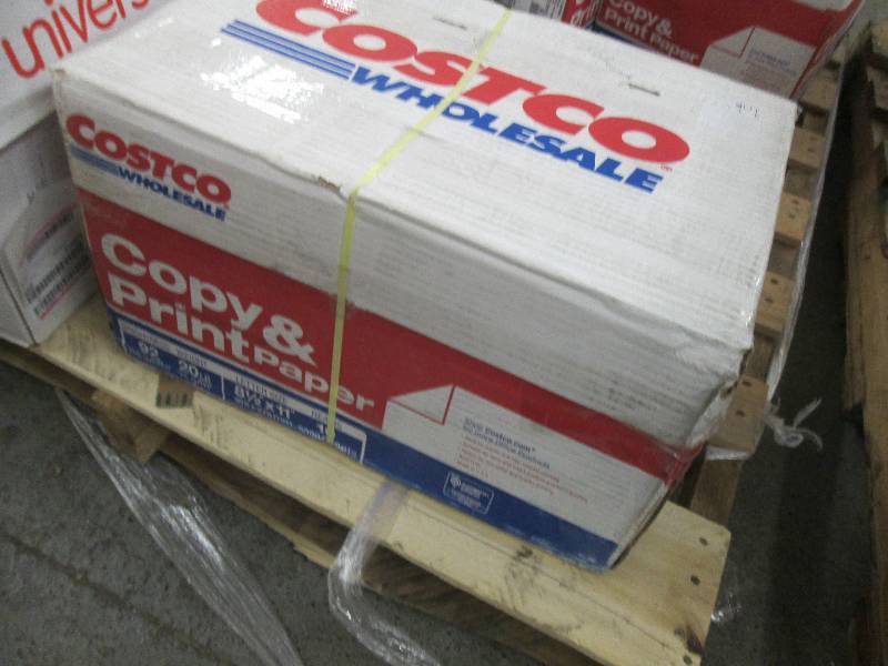lot 262 image: Case of Costco 8.5x11 inch 20 lb Br...