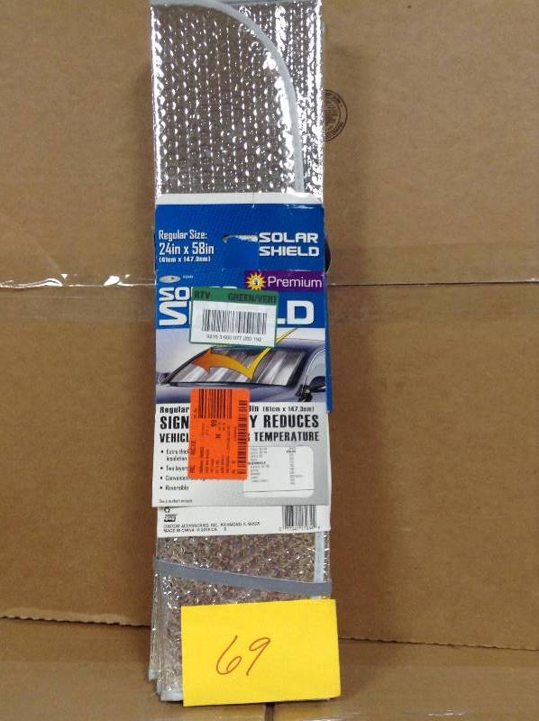 lot 69 image: 3Pack Custom Accessories 17934 Shade Car Deluxe 24X58