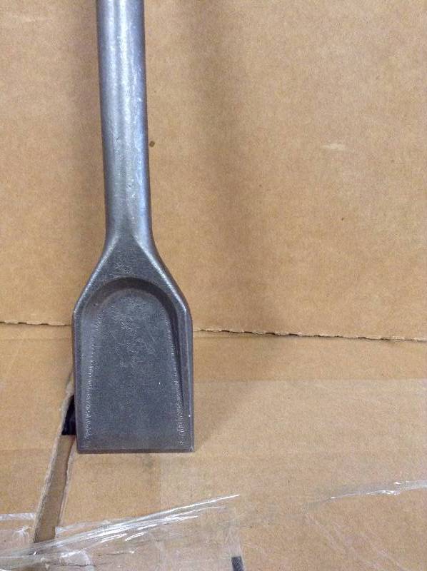 lot 73 image: Bosch HS1917 2 In. x 14 In. Scaling Chisel SDS-max Hammer Steel New