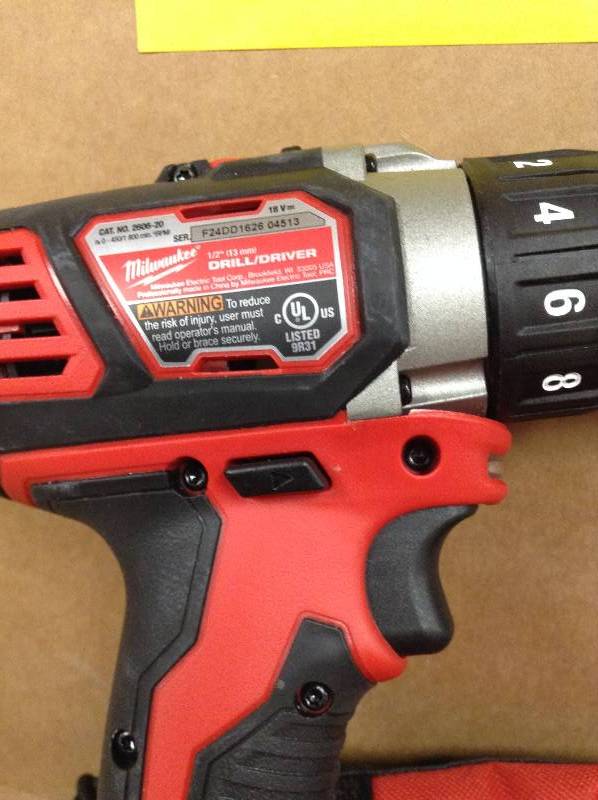 lot 77 image: MILWAUKEE M18 12 In. Compact DrillDriver  with  LED Work Light  Tools only in working conditions