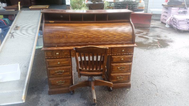 lot 42 image: Roll Top Desk
