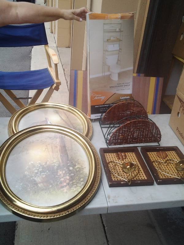 lot 13 image: Over The Toilet Shelf, 2-Oval Frames With Glass, Other Misc. Wall Decor