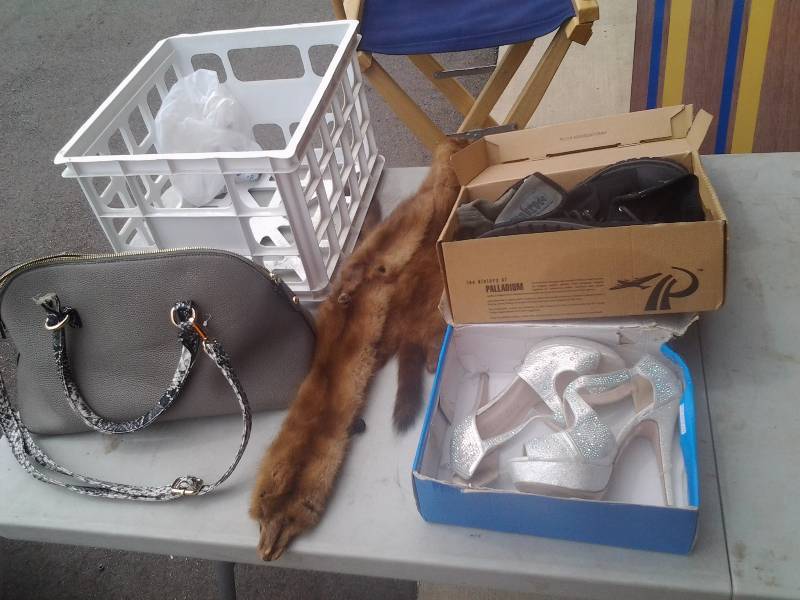 lot 14 image: Vintage Mink  Collar, Size 7 Heels, Size 9 Boots, Purse (Needs Repair)