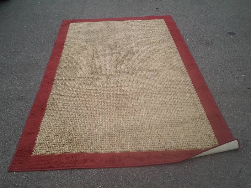 lot 26 image: 5x7 Rug Burgundy & Tan