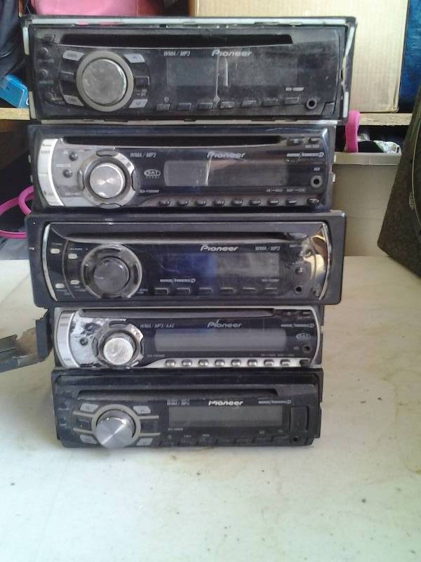 lot 63 image: 5-Pioneer Car Stereos