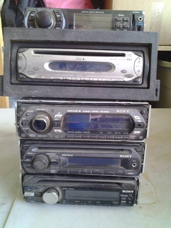 lot 69 image: 4-Sony, 1-Boss Car Stereos
