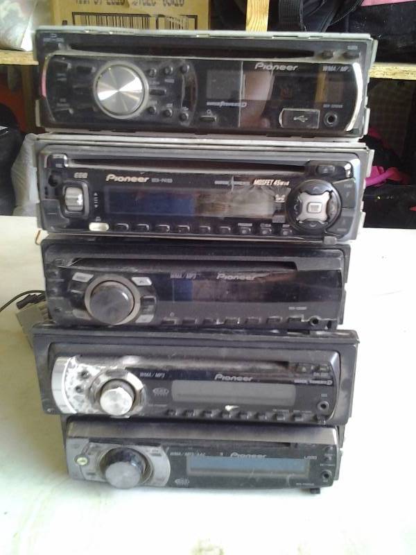 lot 71 image: 5-Pioneer Car Stereos