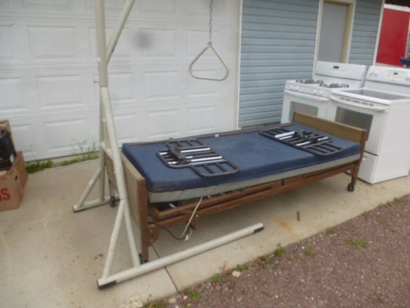 lot 9 image: Invacare Medical Bed Electric