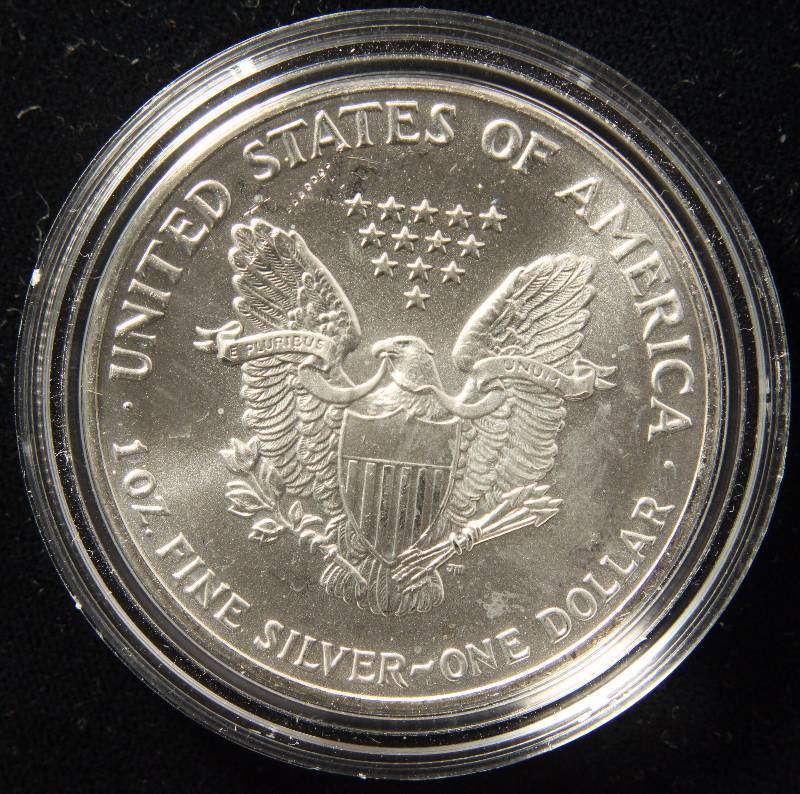 1992 AMERICAN SILVER EAGLE 1 TROY OZ. .999 FINE SILVER DOLLAR IN AIRTITE