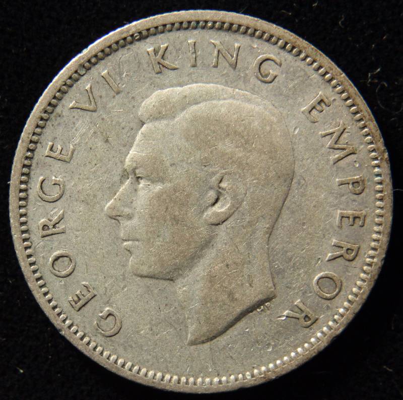 1940 NEW ZEALAND ONE SHILLING (50% SILVER 5.65 GRAMS)