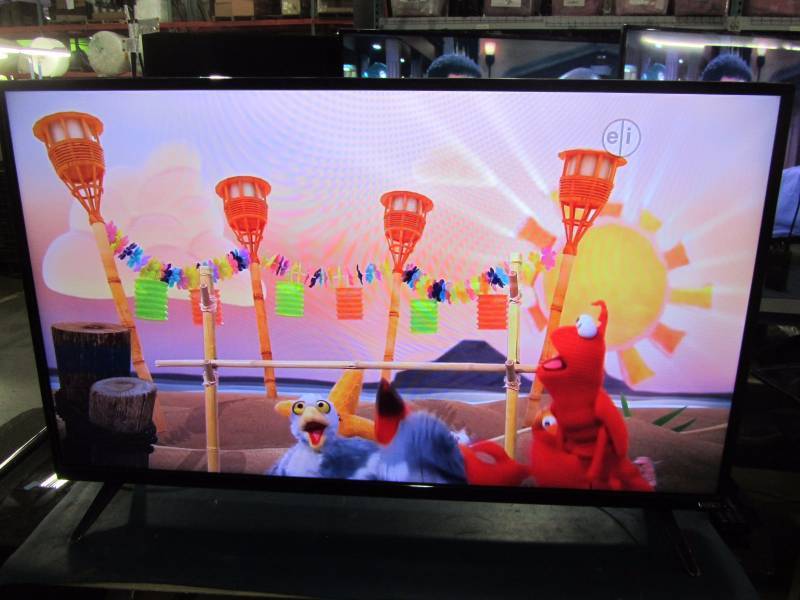 lot 2 image: VIZIO D48-D0 D-Series 48 Class Full Array LED Smart TV (Black)