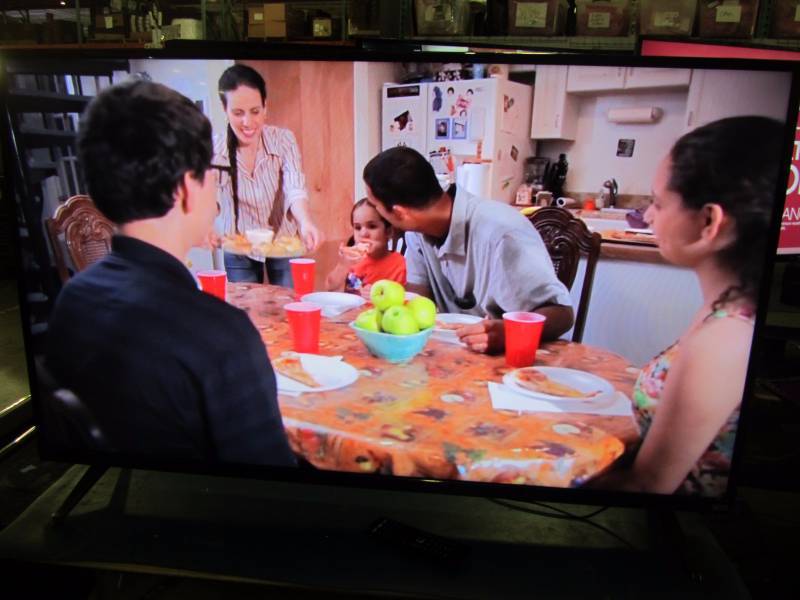 lot 3 image: VIZIO E50-C1 50-Inch 1080p 120Hz Smart LED TV