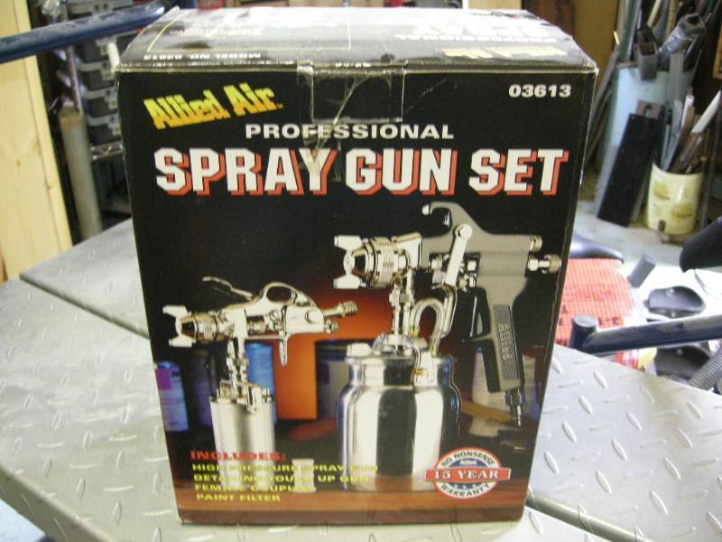 lot 10 image: Professional Spray Gun Set